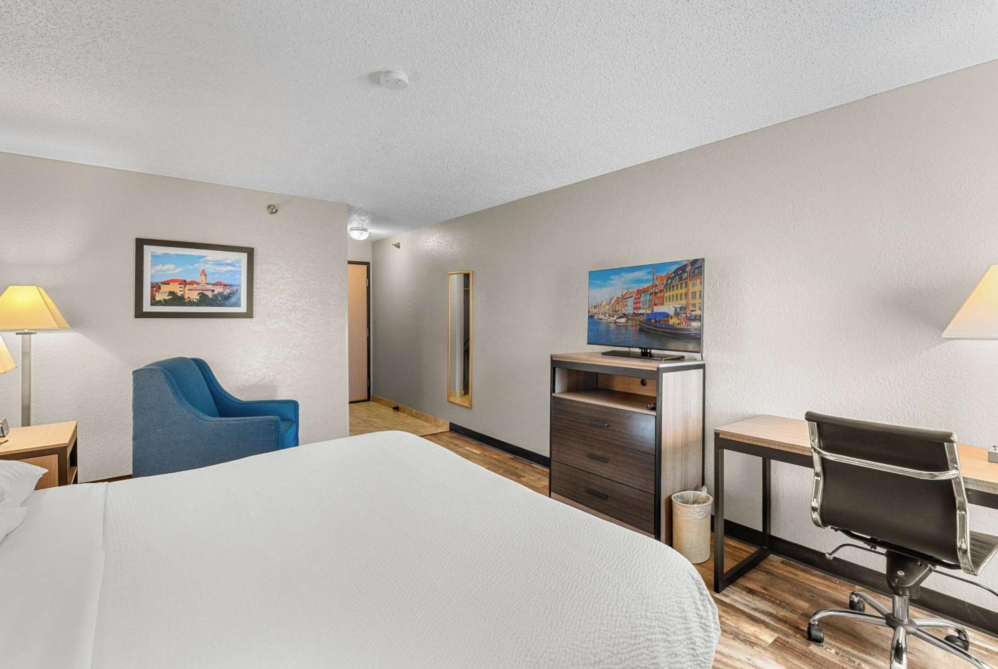 Baymont By Wyndham Lawrence Hotel Kültér fotó